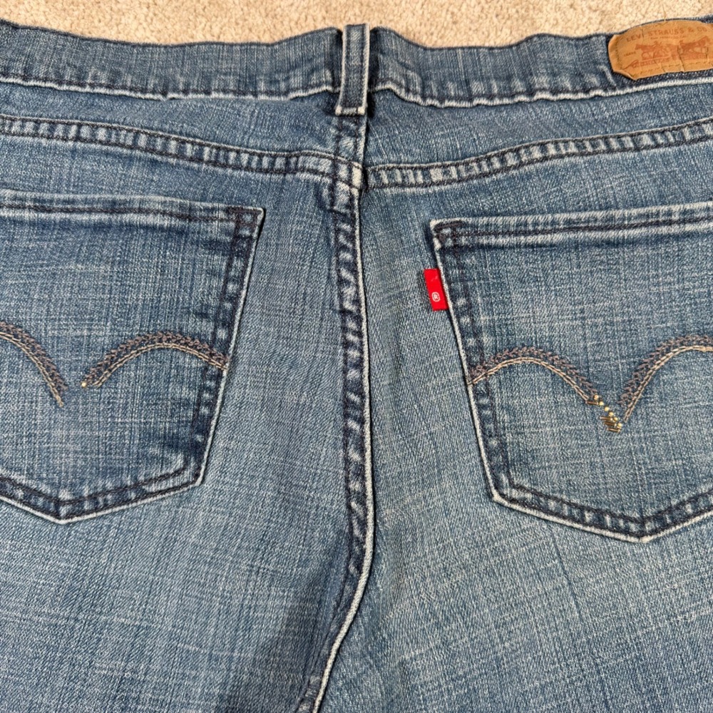 Levi's 515 Bootcut Jeans Womens 10M (FITS 31x31) Blue Medium Wash Stretch Denim - Picture 6 of 12